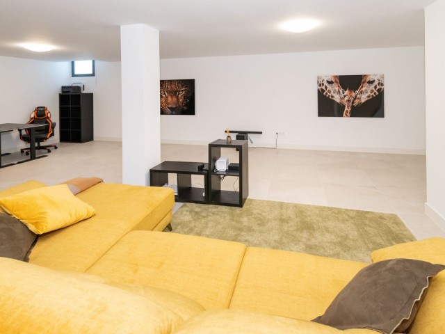 Appartement avec 3 Chambres  à Cabopino