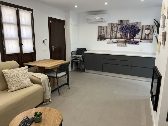 Adosado con 3 Dormitorios  en Marbella
