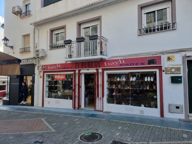 Comercial con 0 Dormitorios  en San Pedro de Alcántara