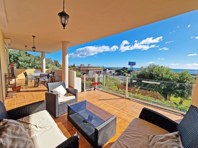 Apartamento con 3 Dormitorios  en Cabopino