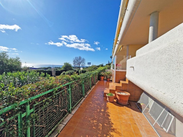 Apartamento con 3 Dormitorios  en Cabopino