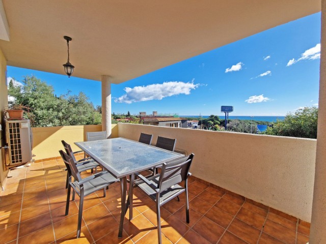 Apartamento con 3 Dormitorios  en Cabopino