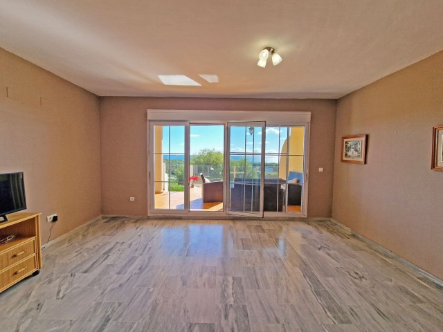 Apartamento con 3 Dormitorios  en Cabopino