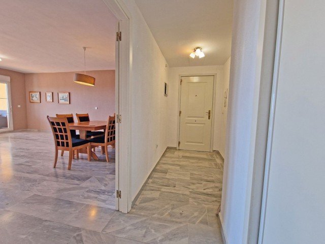 Apartamento con 3 Dormitorios  en Cabopino