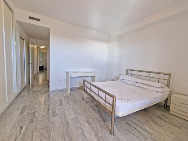 Apartamento con 3 Dormitorios  en Cabopino