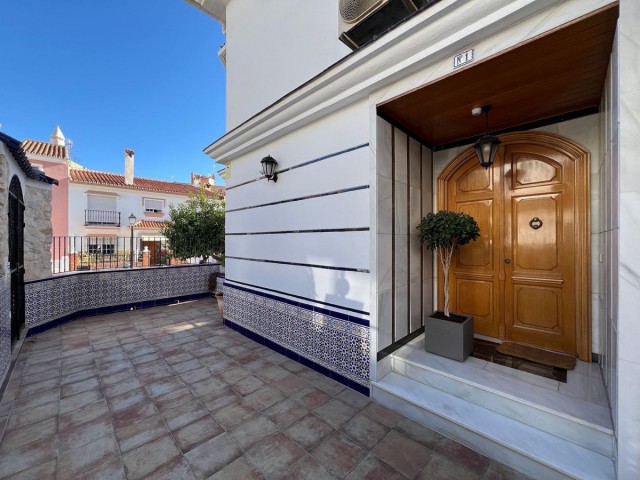 Villa con 5 Dormitorios  en Fuengirola