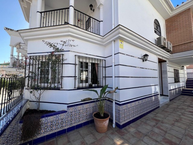 Villa con 5 Dormitorios  en Fuengirola