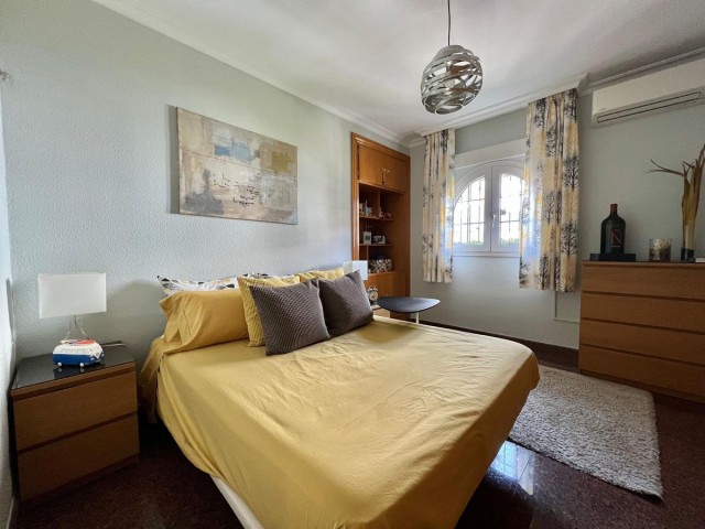 Villa con 5 Dormitorios  en Fuengirola