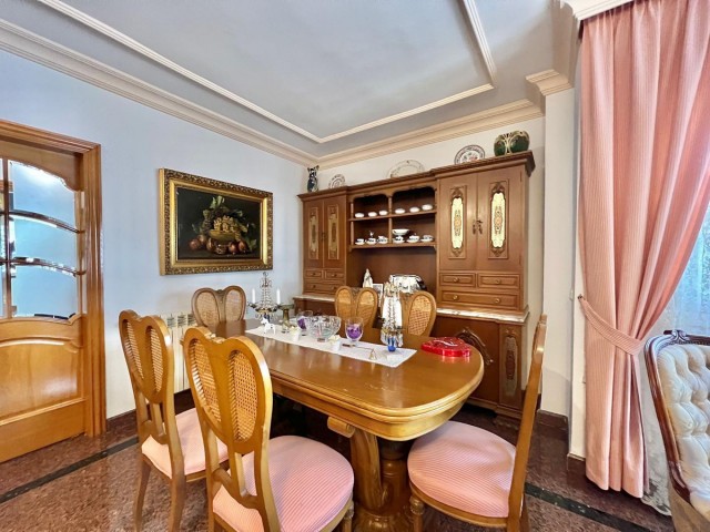 Villa con 5 Dormitorios  en Fuengirola