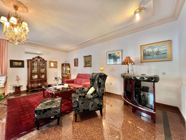 Villa con 5 Dormitorios  en Fuengirola