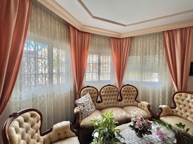 Villa con 5 Dormitorios  en Fuengirola