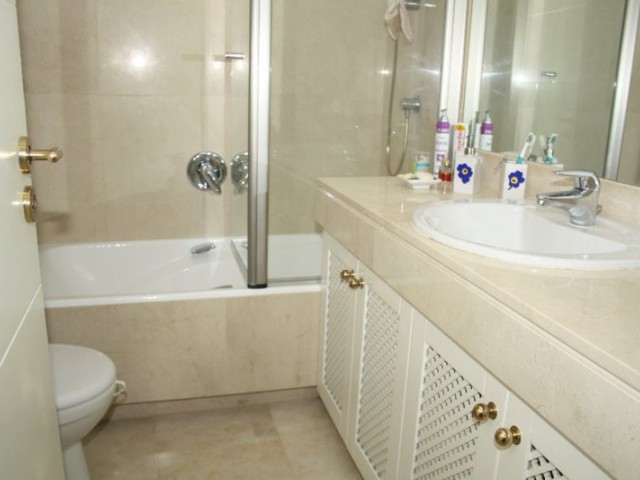 3 Soveroms Rekkehus i Estepona