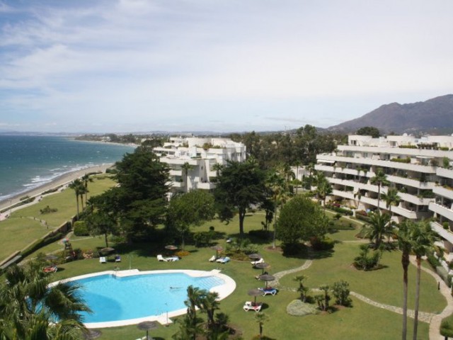 Appartement avec 3 Chambres  à Estepona
