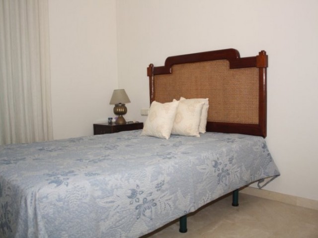 Appartement avec 3 Chambres  à Estepona