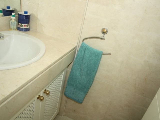 Appartement avec 3 Chambres  à Estepona