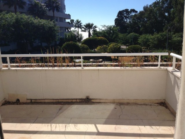 Appartement avec 3 Chambres  à Estepona