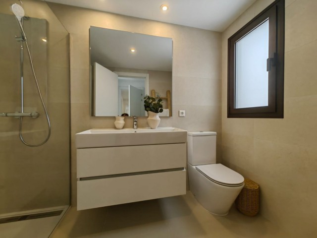 4 Bedrooms Apartment in Estepona