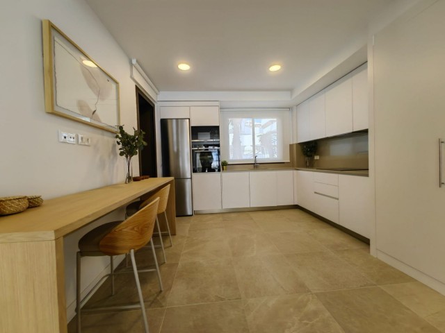 4 Bedrooms Apartment in Estepona
