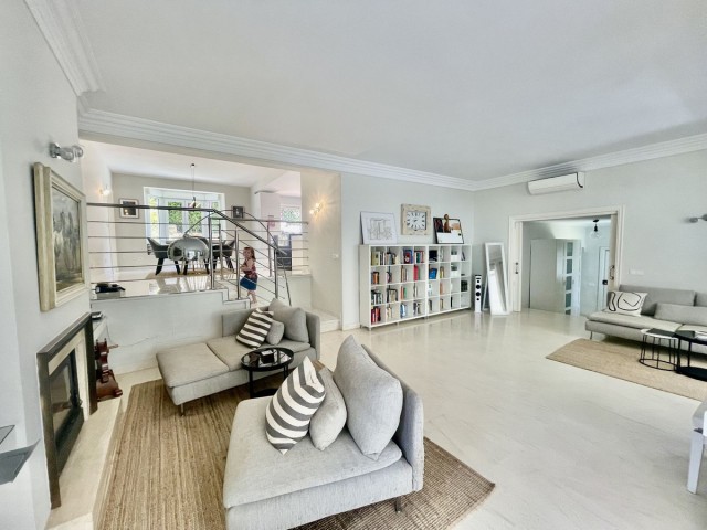5 Bedrooms Villa in Sotogrande