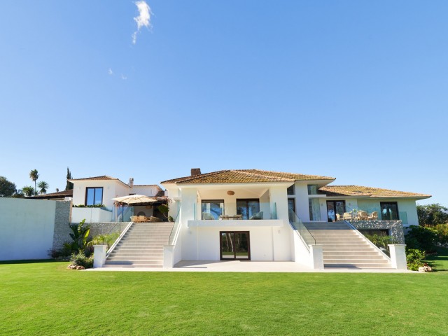 Villa avec 6 Chambres  à San Pedro de Alcántara