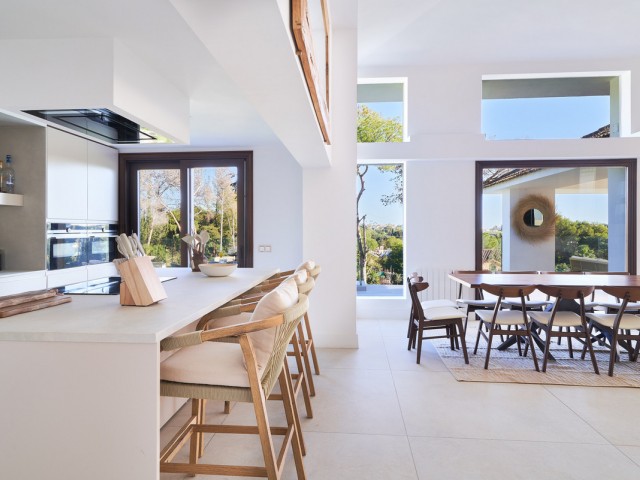 Villa avec 6 Chambres  à San Pedro de Alcántara