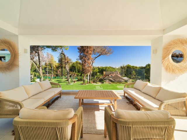 Villa avec 6 Chambres  à San Pedro de Alcántara