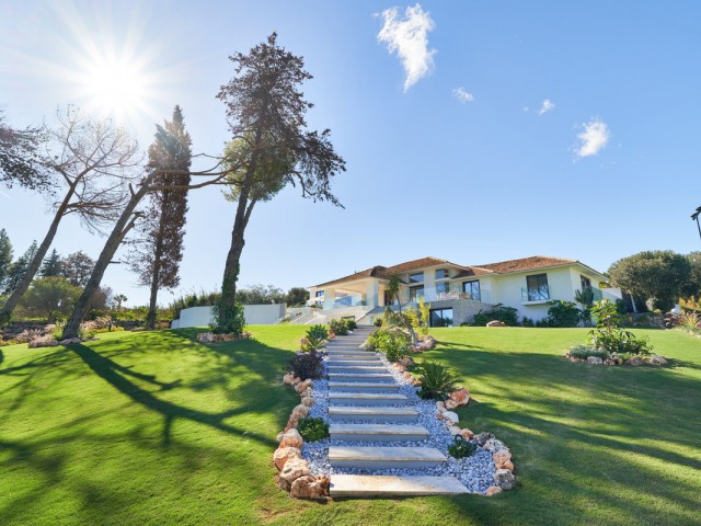 Villa avec 6 Chambres  à San Pedro de Alcántara