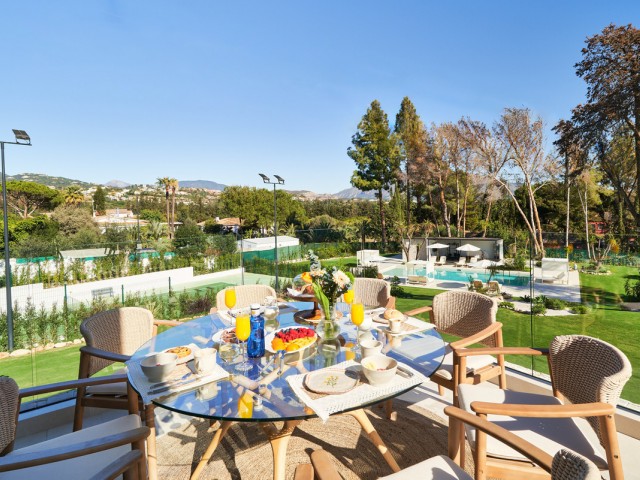 Villa avec 6 Chambres  à San Pedro de Alcántara