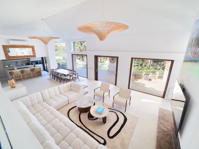 Villa avec 6 Chambres  à San Pedro de Alcántara