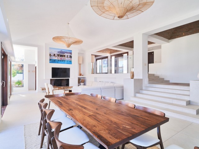 Villa avec 6 Chambres  à San Pedro de Alcántara