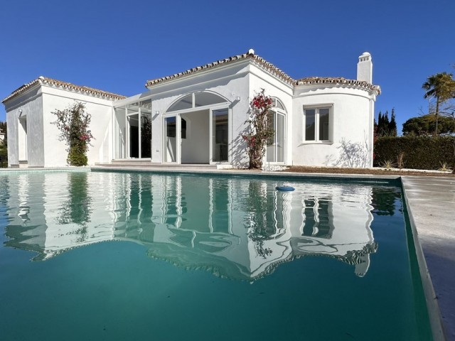 Villa, La Duquesa, R4917181