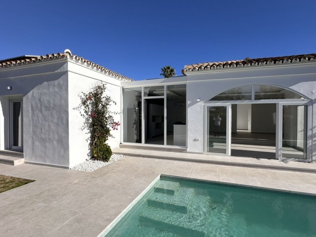 Villa, La Duquesa, R4917181