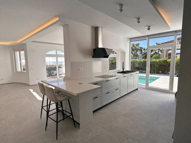 4 Sovrums Villa i La Duquesa