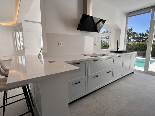 4 Sovrums Villa i La Duquesa