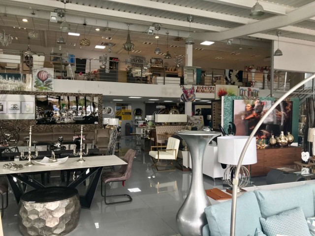Comercial con 0 Dormitorios  en San Pedro de Alcántara