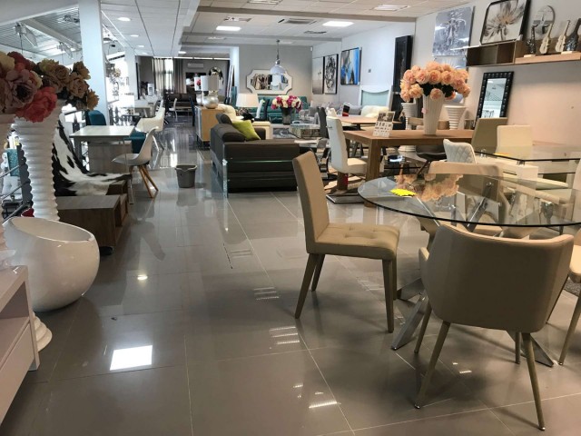 Comercial con 0 Dormitorios  en San Pedro de Alcántara