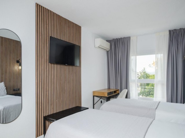 Commercieel, Estepona, R4943824