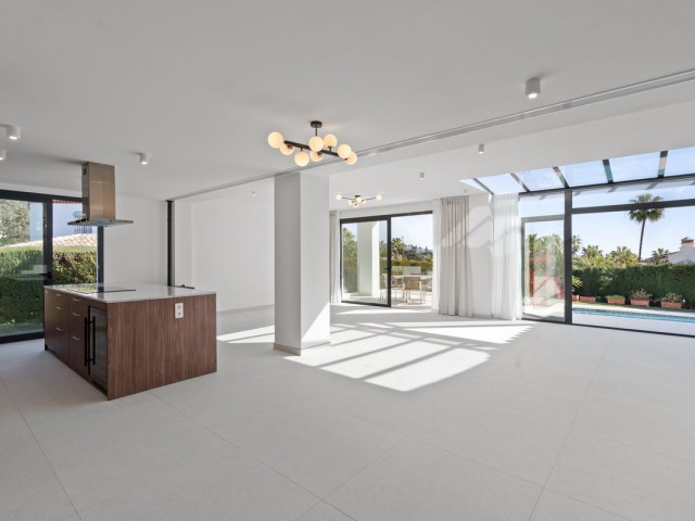 4 Sovrums Villa i Elviria