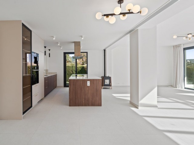 4 Sovrums Villa i Elviria