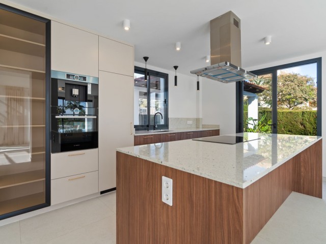 4 Sovrums Villa i Elviria