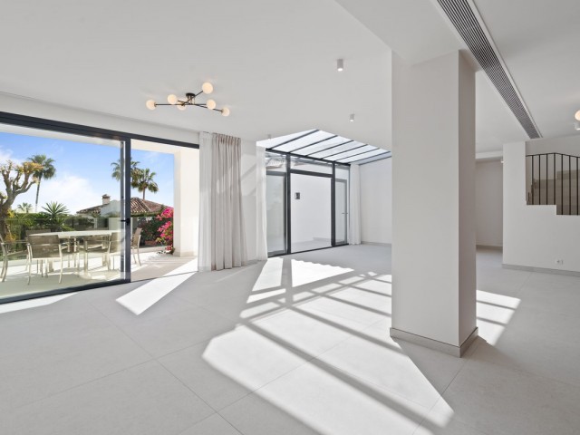 4 Soveroms Villa i Elviria