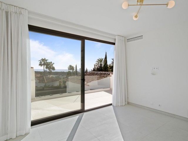 4 Soveroms Villa i Elviria