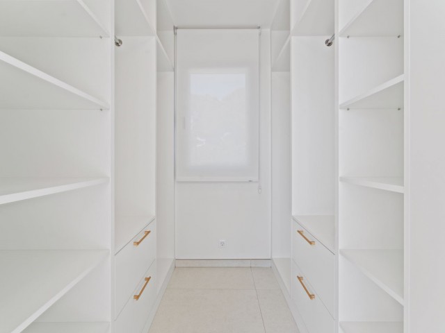 4 Soveroms Villa i Elviria