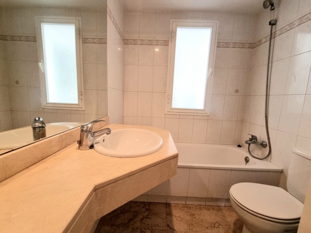 2 Bedrooms Apartment in Puerto Banús