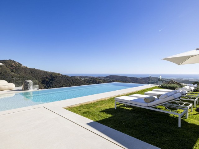 6 Soveroms Villa i Benahavís
