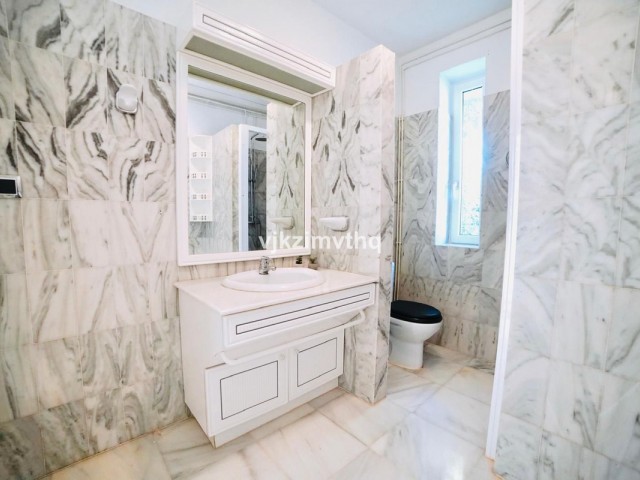 6 Bedrooms Villa in Benalmadena Pueblo