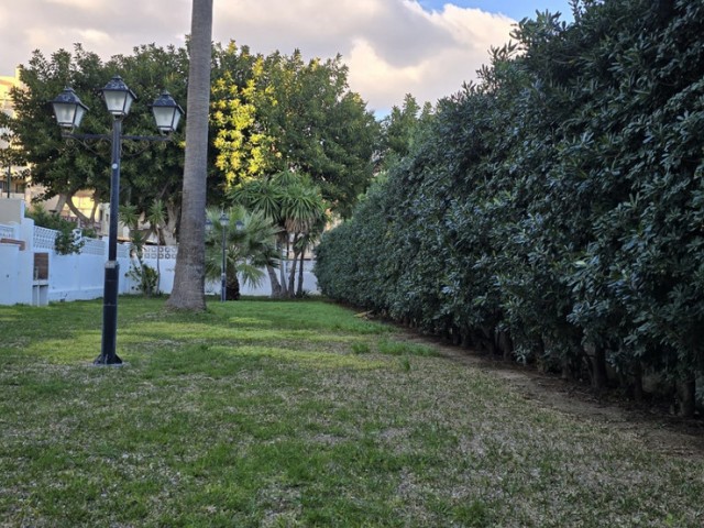 2 Schlafzimmer Apartment in La Carihuela