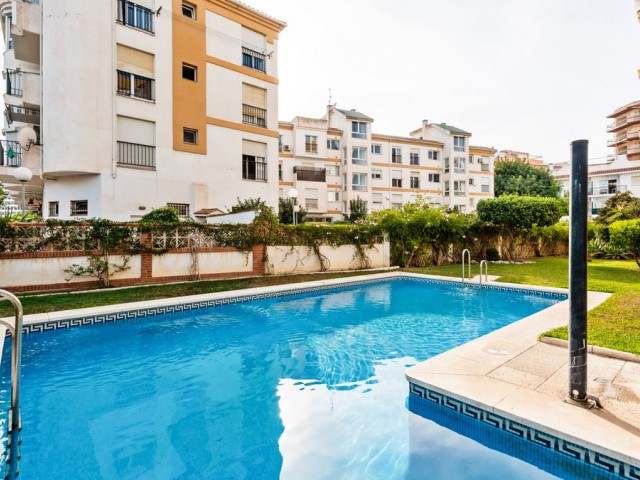 Apartamento con 3 Dormitorios  en Torremolinos