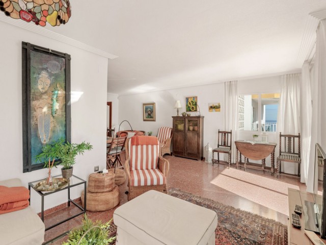 Apartamento con 3 Dormitorios  en Torremolinos