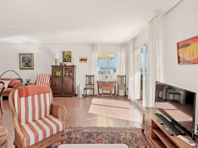 Apartamento con 3 Dormitorios  en Torremolinos